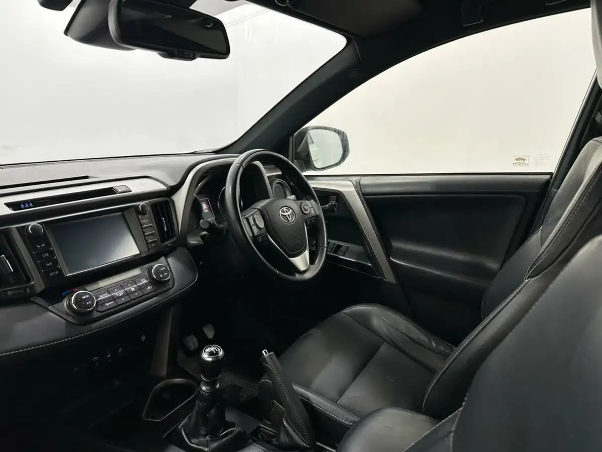 2018-toyota-rav4-20d-4d-excel-tss-navi-big-28