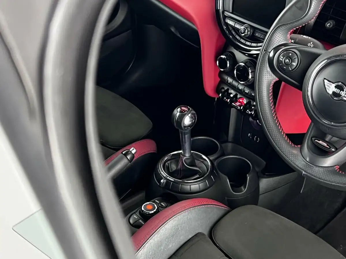 2016-mini-cooper-20-cooper-jcw-big-35