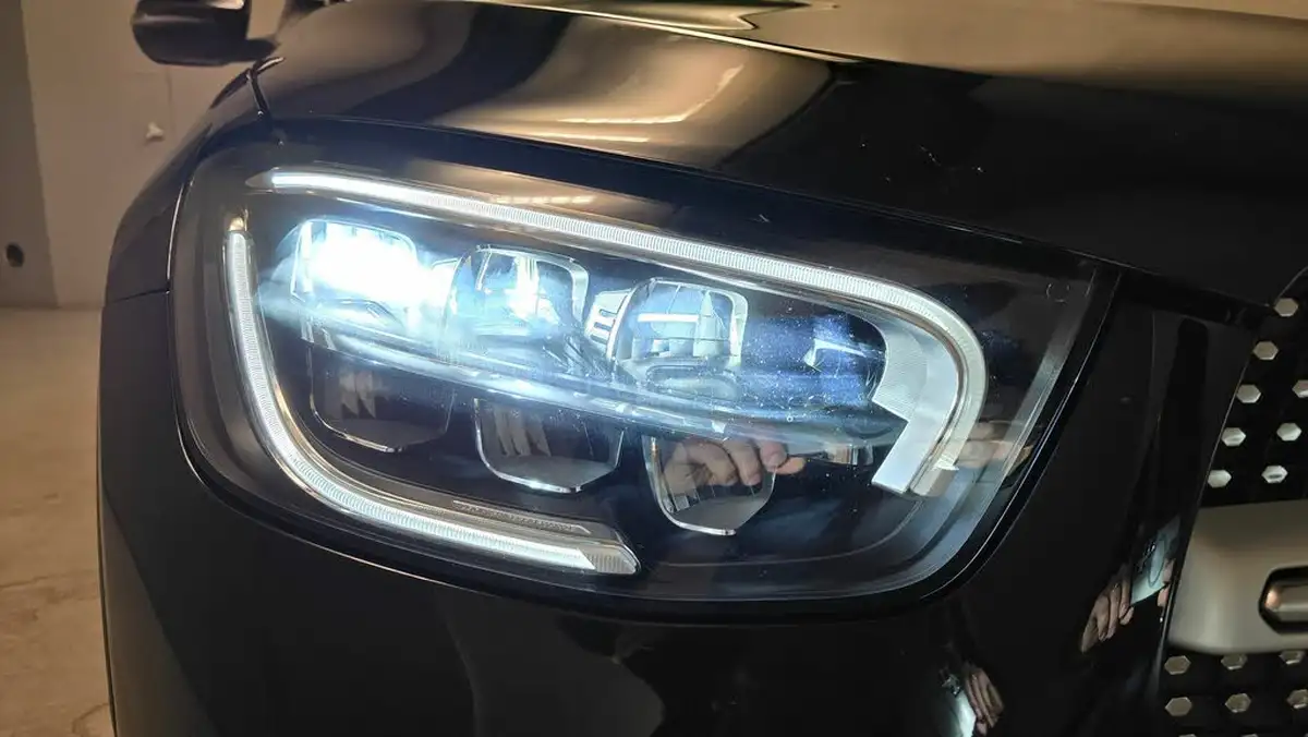 2019-mercedes-benz-glc-class-20d-glc220d-amg-line-station-wagon-5d-4matic-plus-big-4