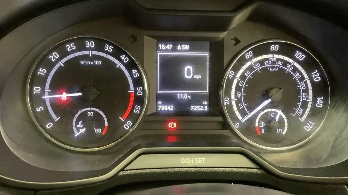 2015-skoda-octavia-20tdi-vrs-hatchback-big-8