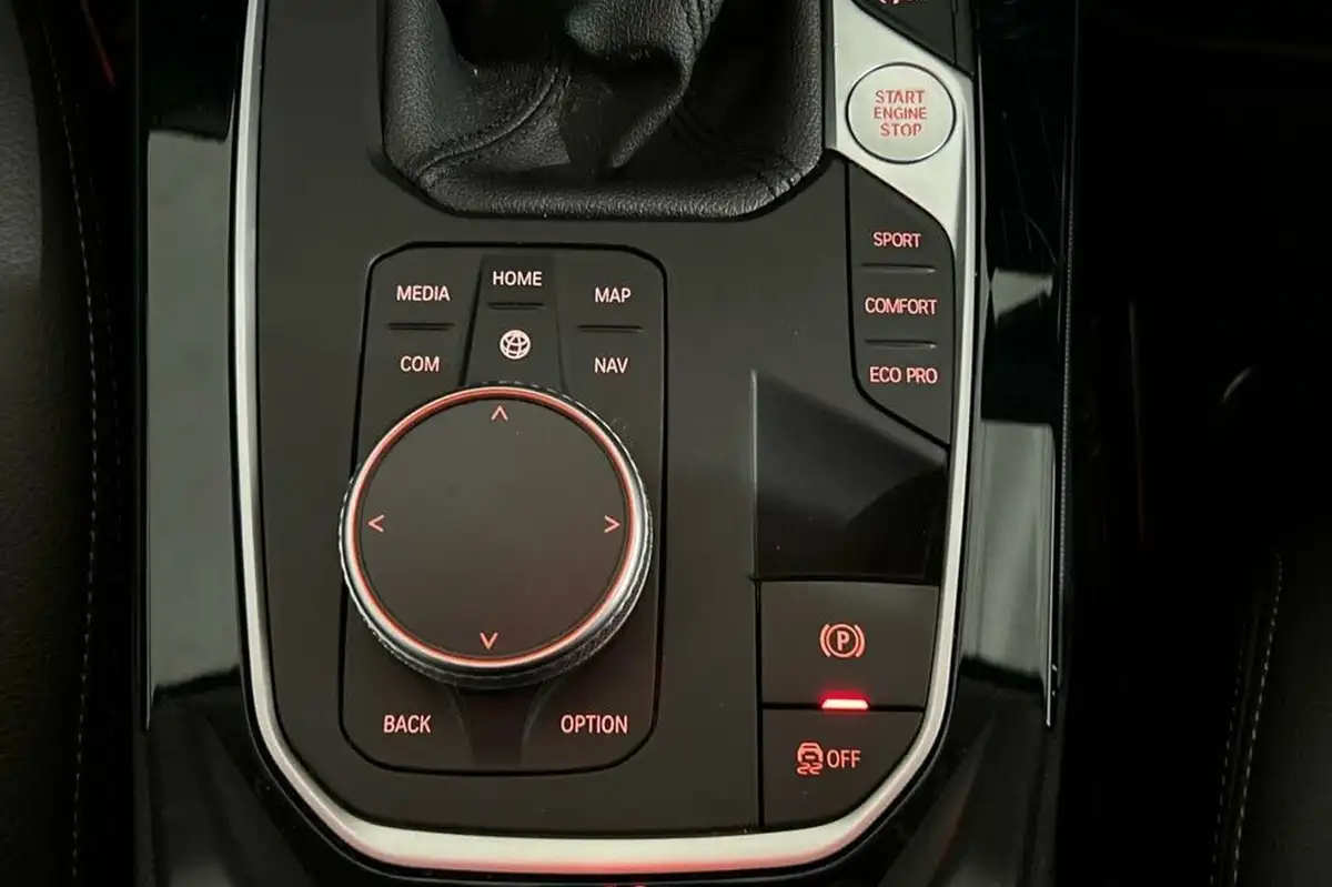 2020-bmw-1-series-15td-116d-sport-big-30