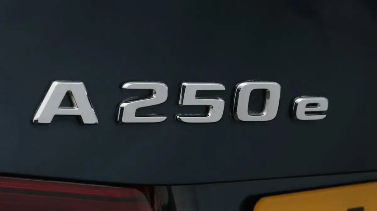 2021-mercedes-benz-a-class-13-a250e-amg-line-edition-saloon-4d-big-20