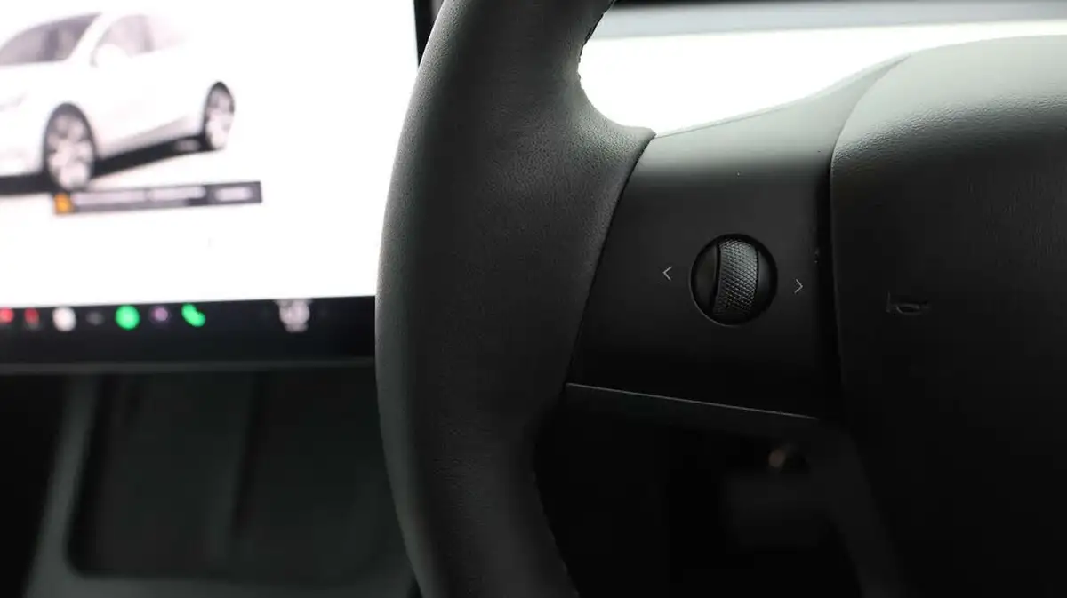 2023-tesla-model-y-e-rwd-big-20