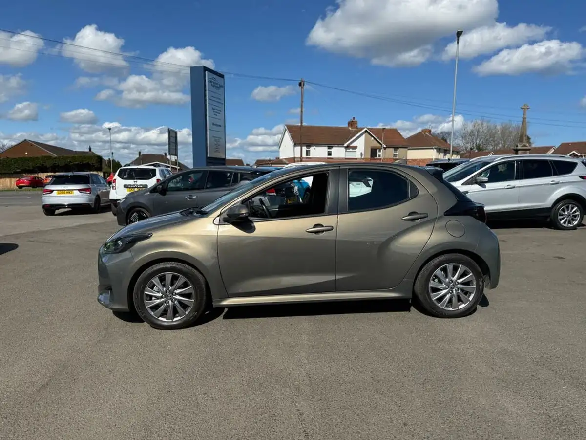 2022-toyota-yaris-15-vvt-i-icon-big-3