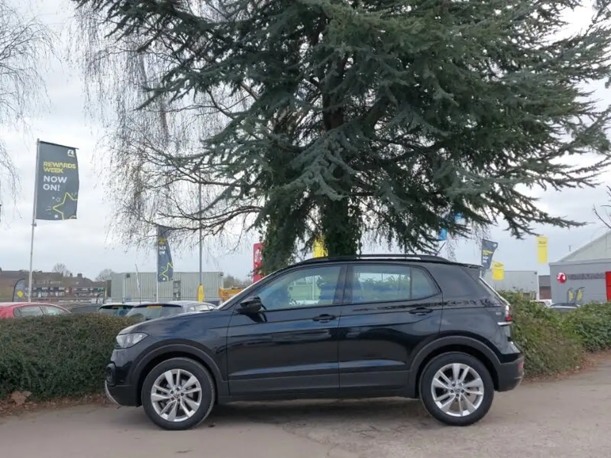 2021-volkswagen-t-cross-big-3