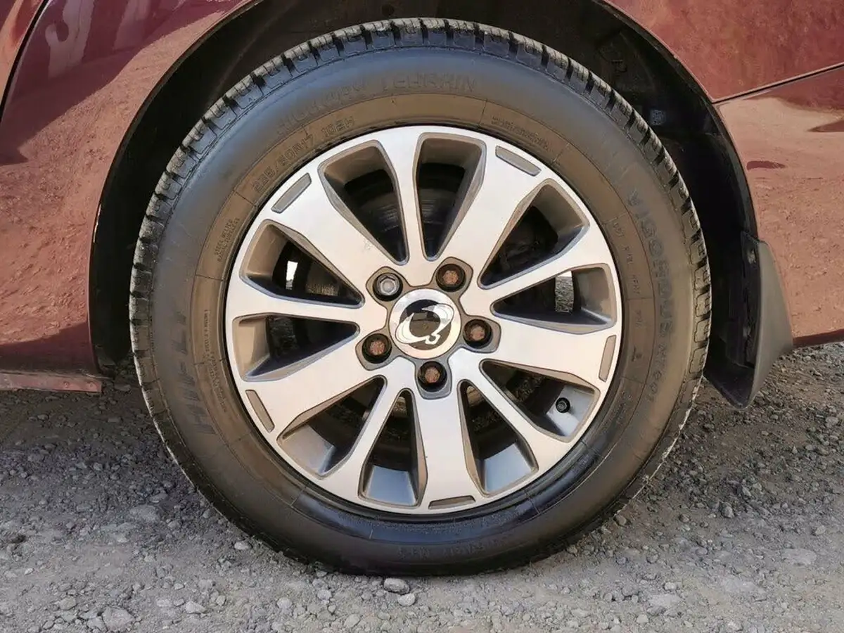 2017-kgm-ssangyong-turismo-22td-elx-big-45