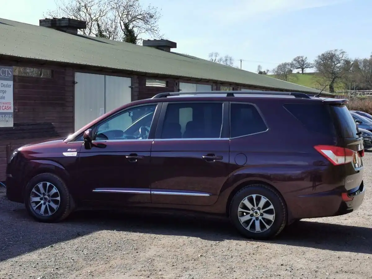 2017-kgm-ssangyong-turismo-22td-elx-big-23