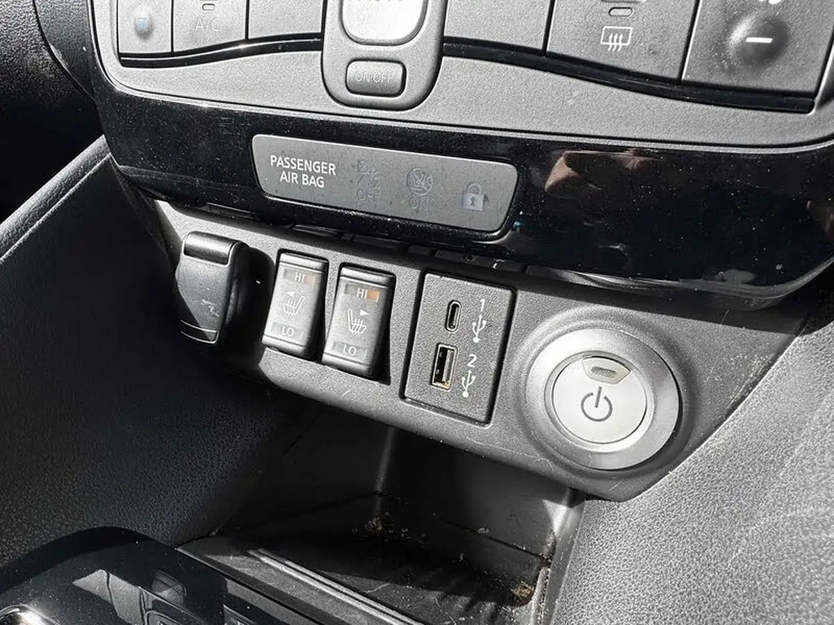 2021-nissan-leaf-e-n-connecta-big-33