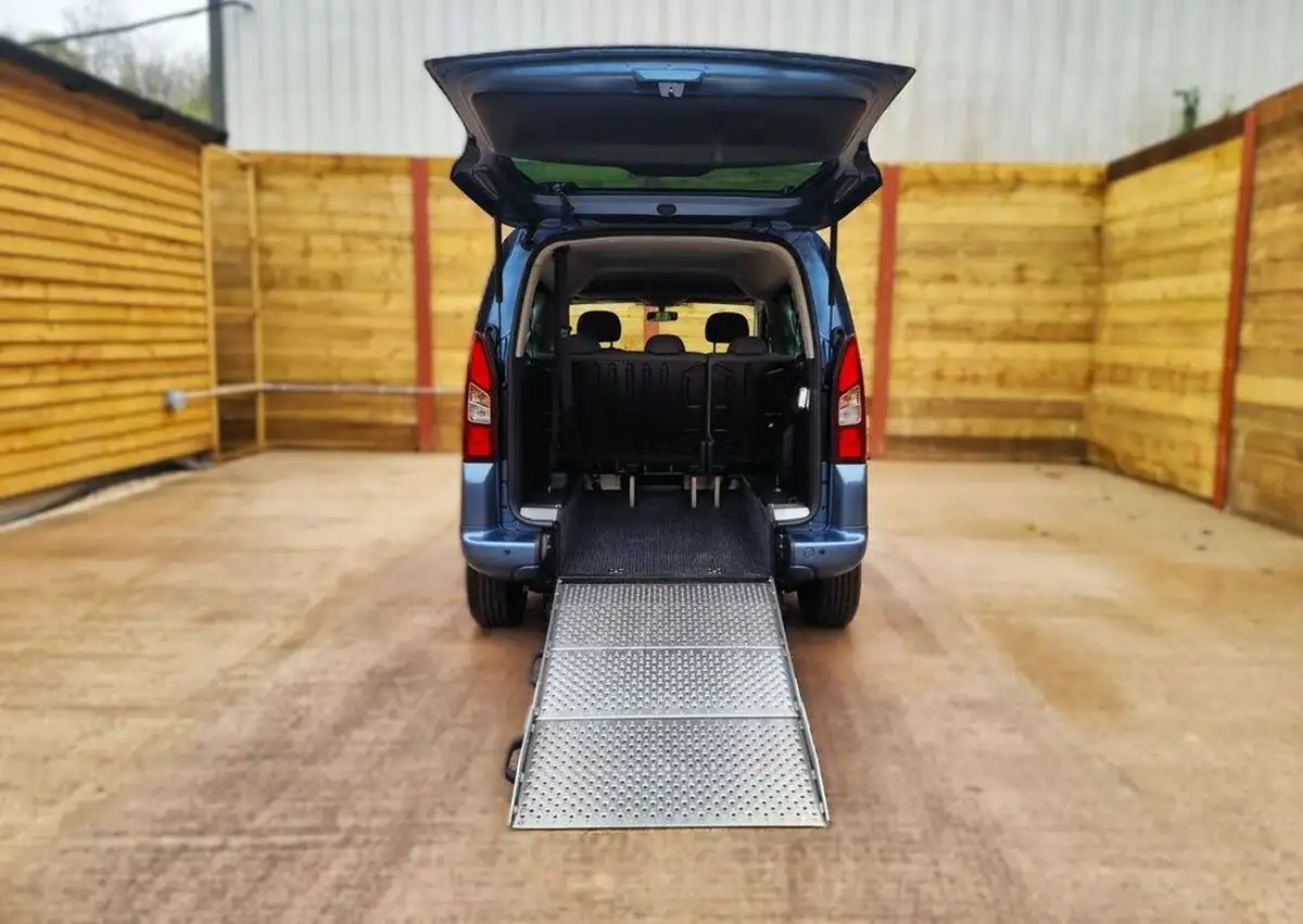 2016-citroen-berlingo-16bluehdi-multispace-feel-edition-102ps-ss-etg6-big-2