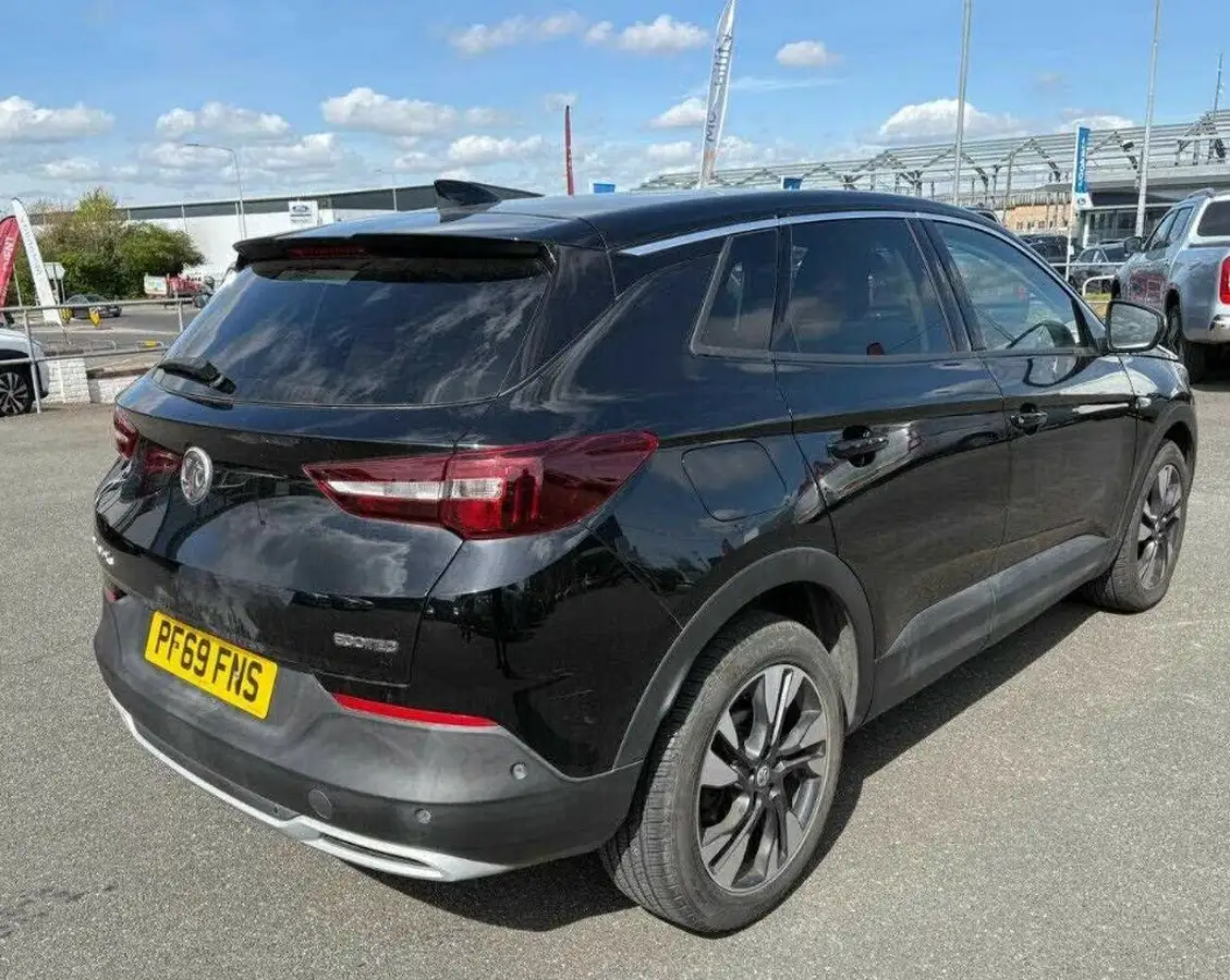 2019-vauxhall-grandland-x-12-sri-nav-big-8