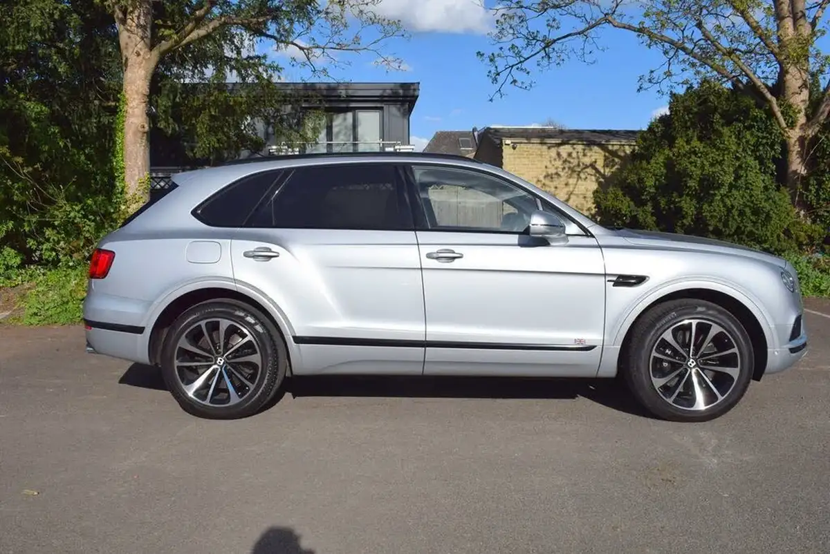 2016-bentley-bentayga-60-w12-big-55