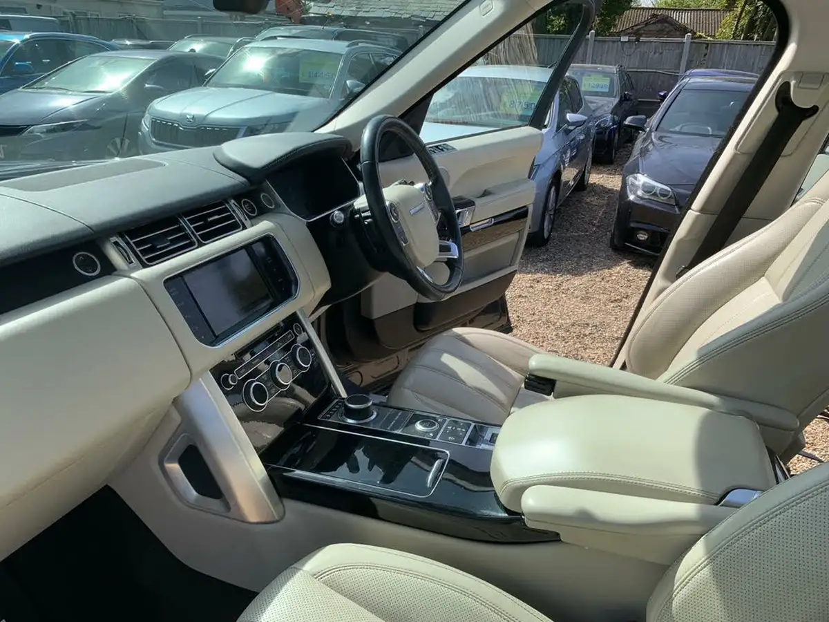 2013-land-rover-range-rover-44-sdv8-vogue-se-big-37