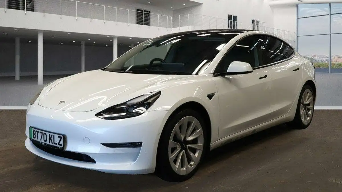 2020-tesla-model-3-e-long-range-big-1