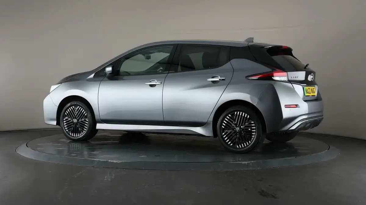 2022-nissan-leaf-e-e-tekna-59kwh-big-68