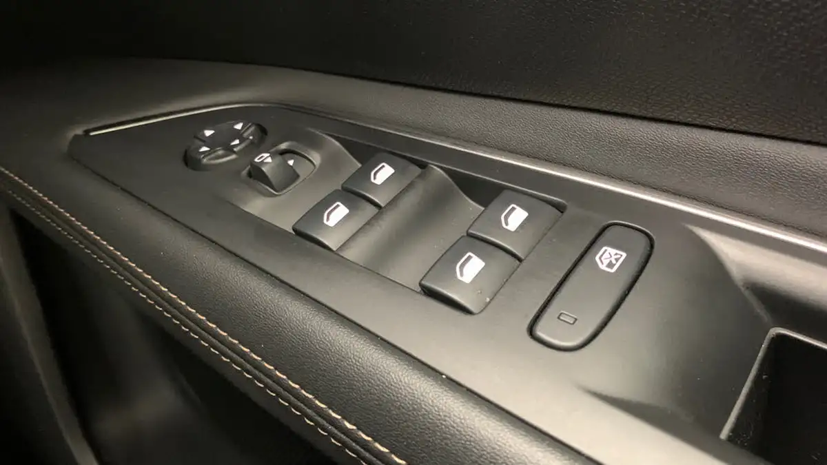 2020-peugeot-3008-suv-15-bluehdi-gt-line-premium-big-35