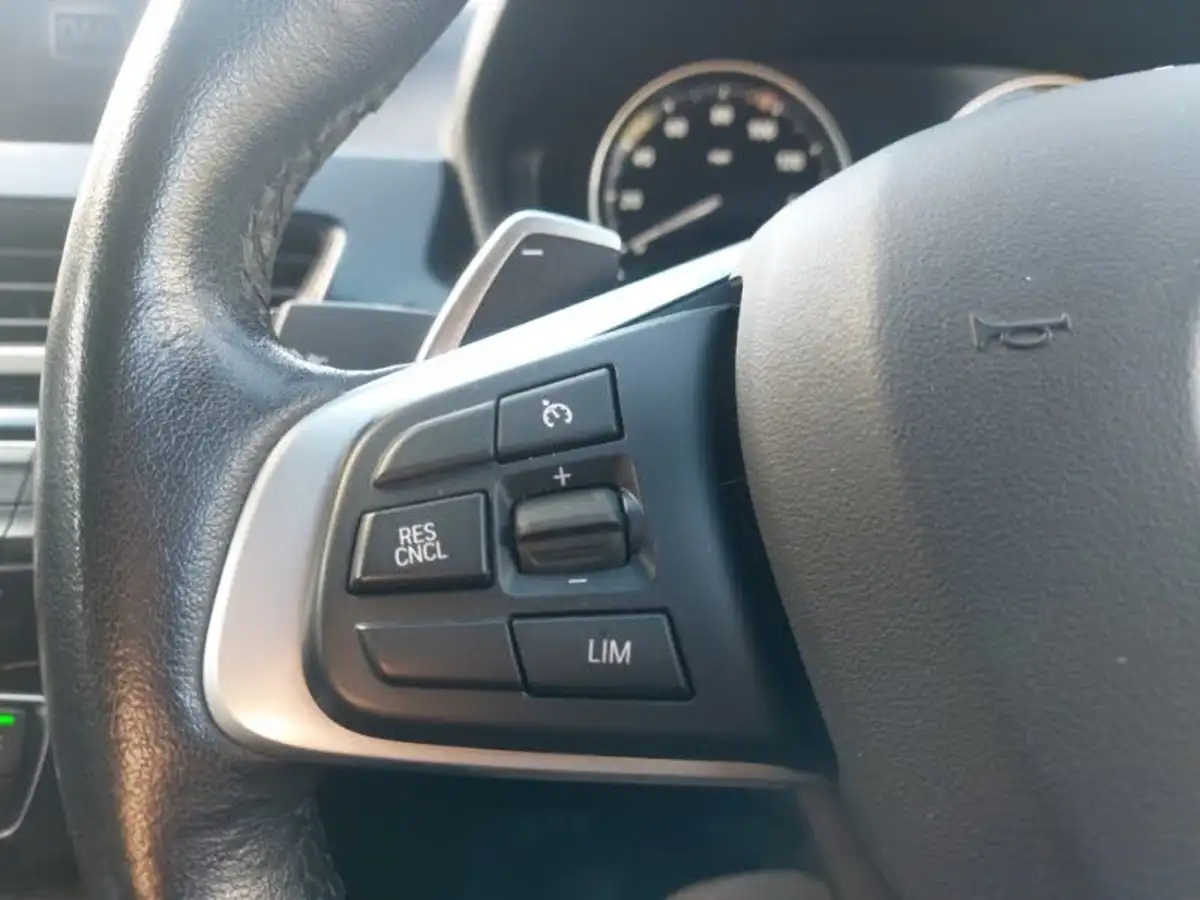 2021-bmw-x1-20-xdrive20i-xline-big-11