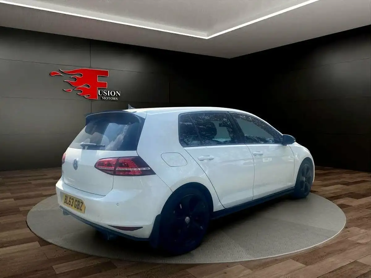 2013-volkswagen-golf-20-gti-230ps-performance-pk-hatchback-5d-dsg-big-4