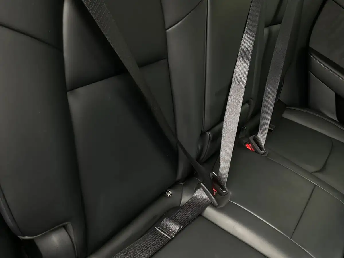 2022-tesla-model-y-e-long-range-big-22