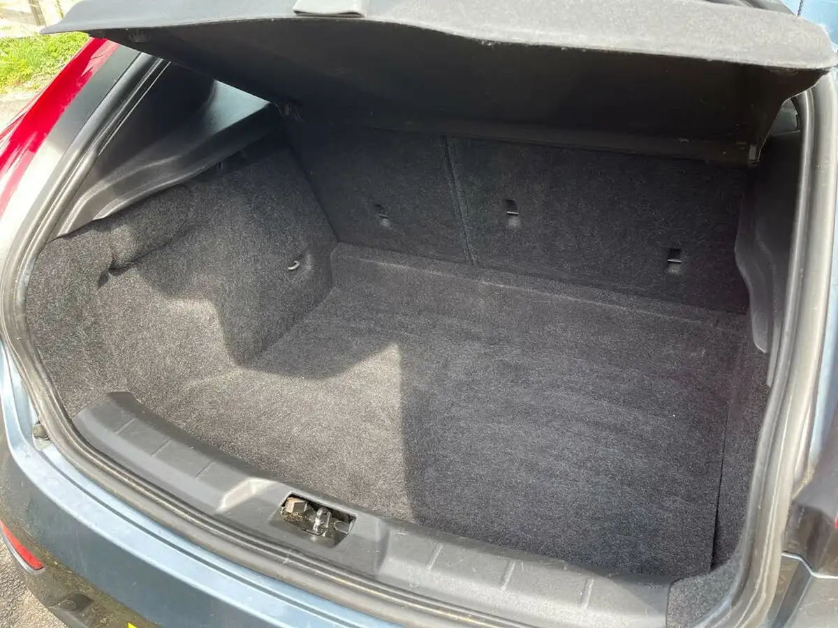 2014-volvo-v40-20td-d3-es-nav-big-23