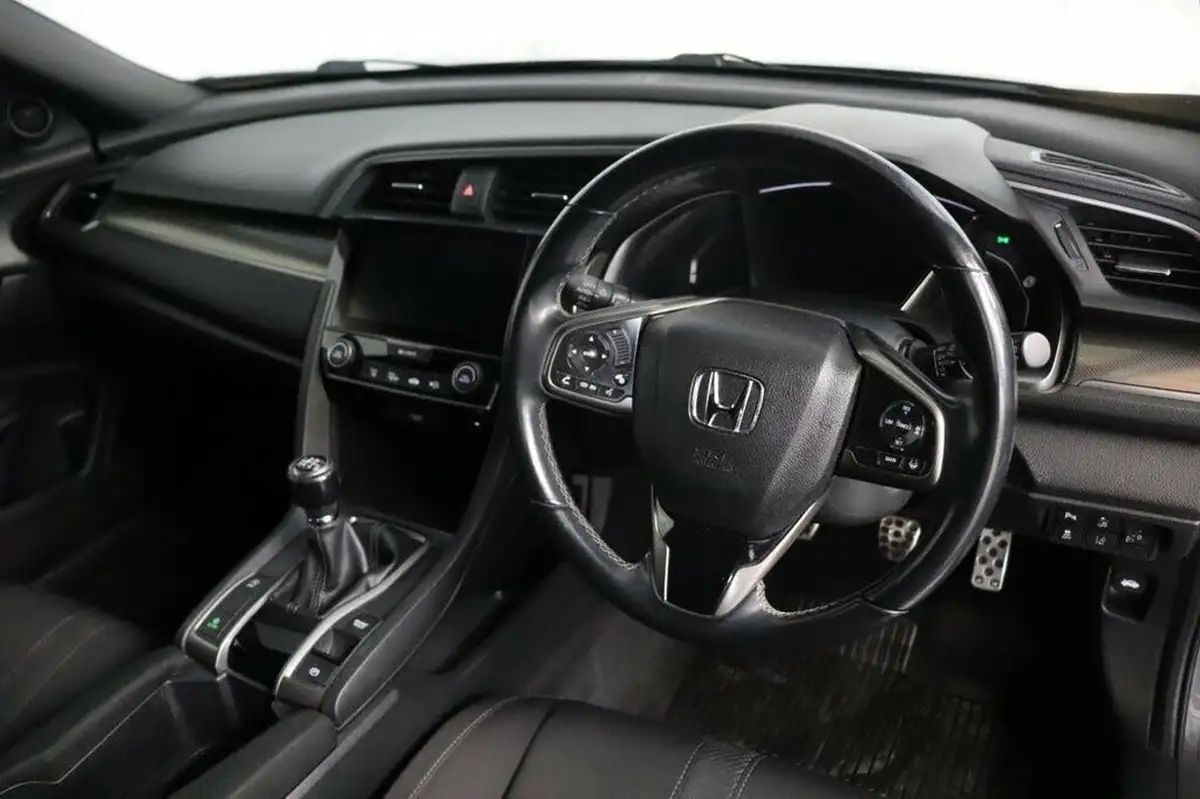 2018-honda-civic-16-i-dtec-sr-hatchback-5d-big-23