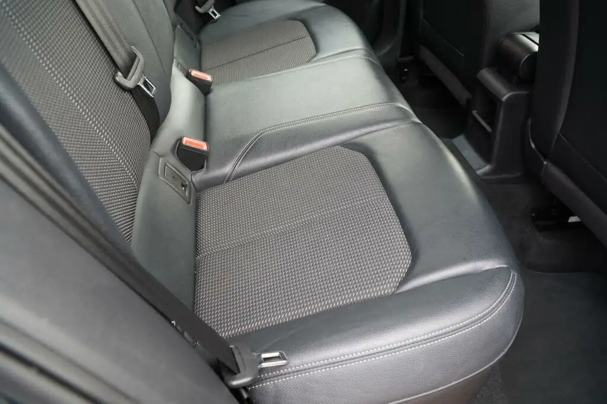 2018-audi-q2-14-tfsi-s-line-big-25