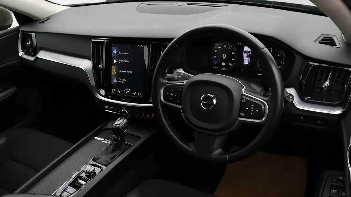 2018-volvo-v60-20td-d3-momentum-geartronic-big-8