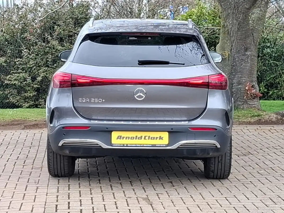 2024-mercedes-benz-eqa-e-eqa-250-amg-line-executive-big-18