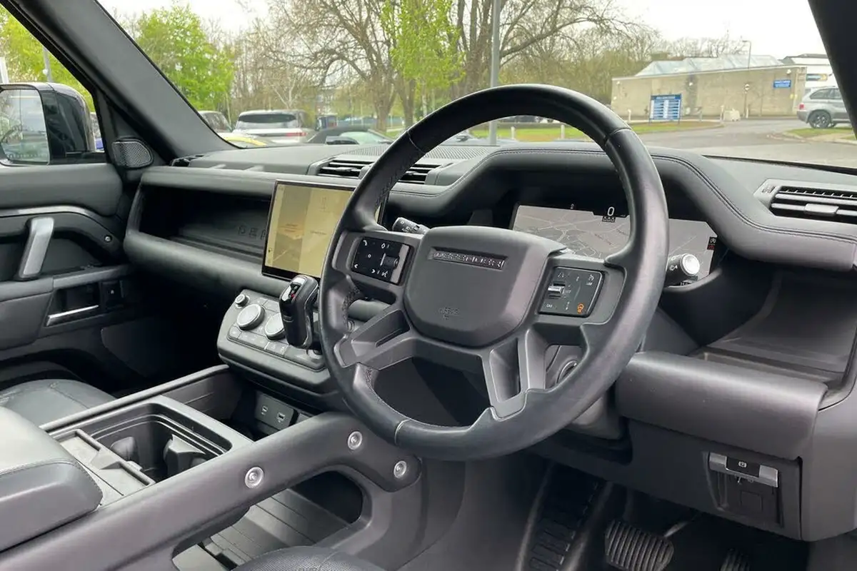 2023-land-rover-110-defender-30-d300-x-dynamic-hse-big-30
