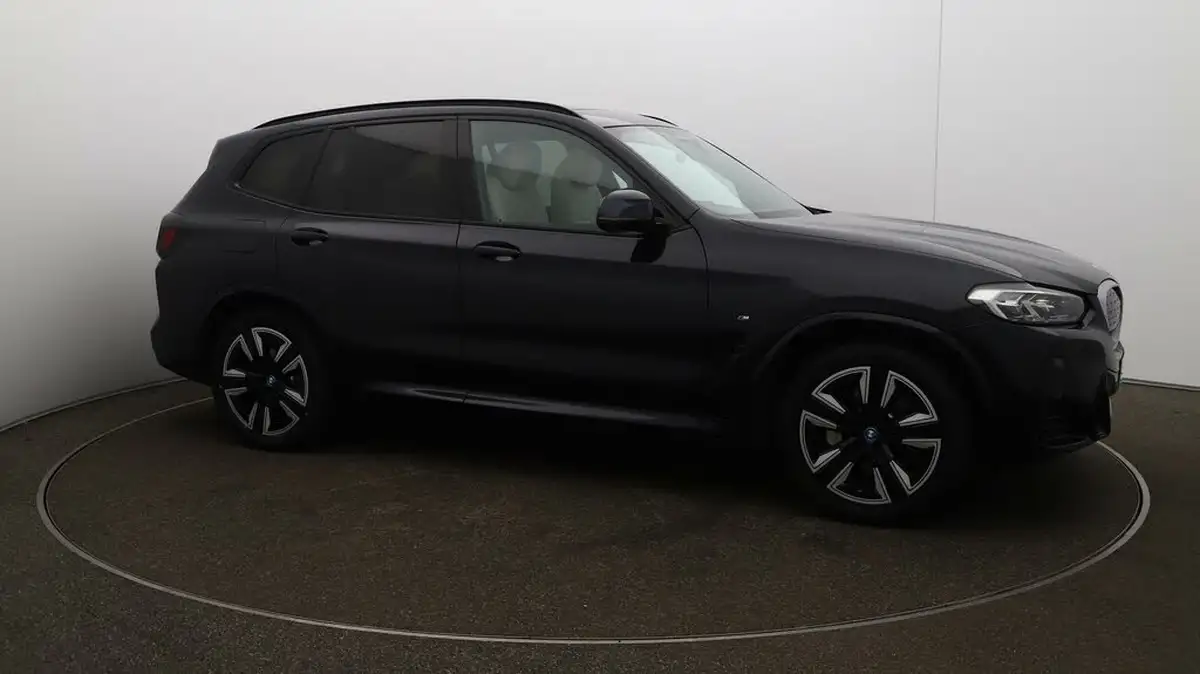 2022-bmw-ix3-e-m-sport-big-48