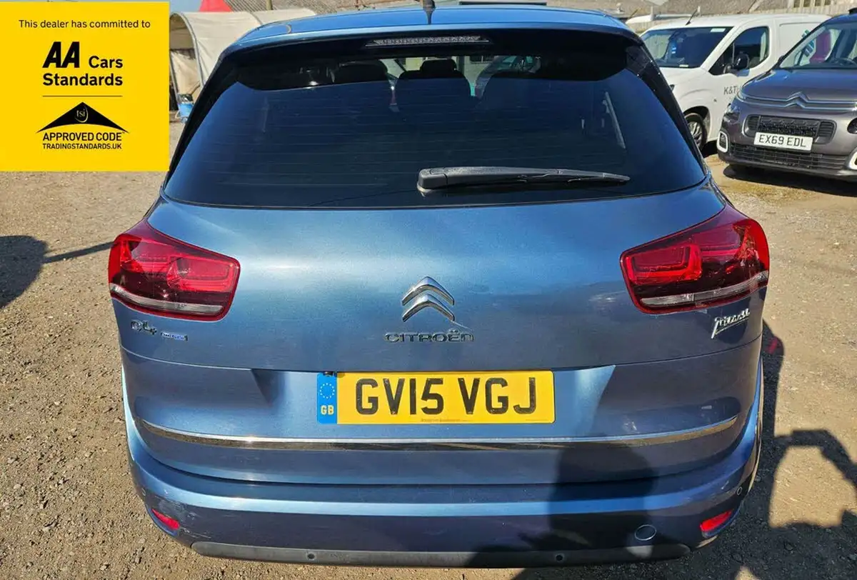 2015-citroen-c4-picasso-16bluehdi-exclusive-eat6-big-1