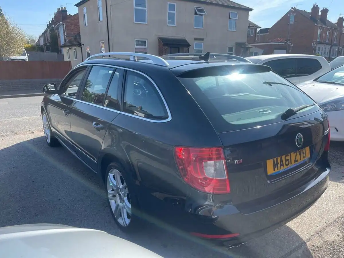 2011-skoda-superb-20td-elegance-172ps-estate-dsg-big-66