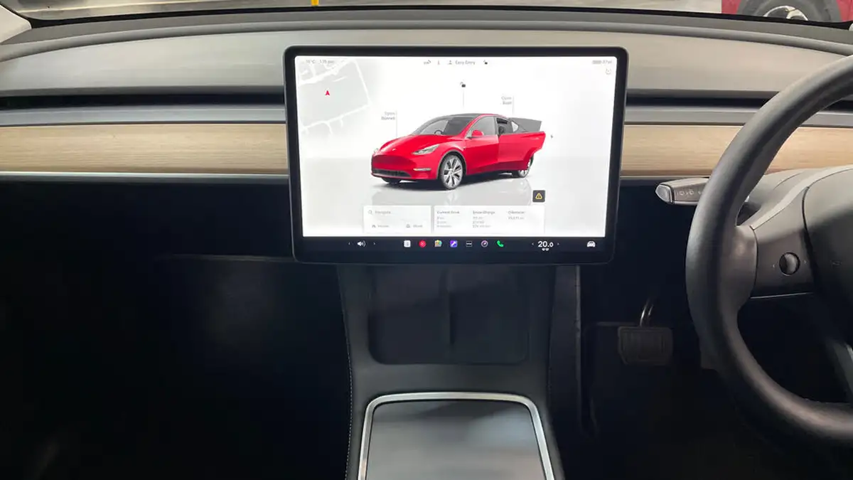 2022-tesla-model-y-e-long-range-big-11