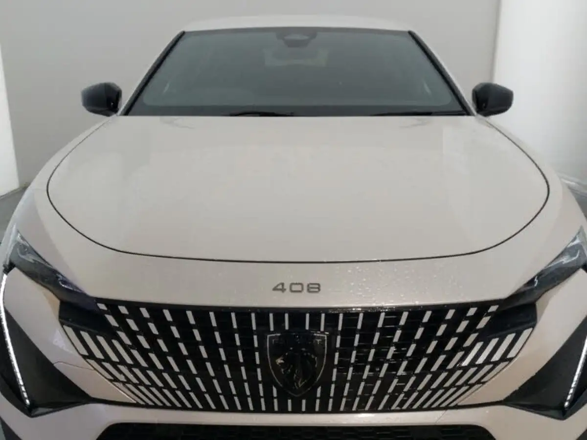 2023-peugeot-408-12-puretech-gt-130ps-ss-eat8-big-11