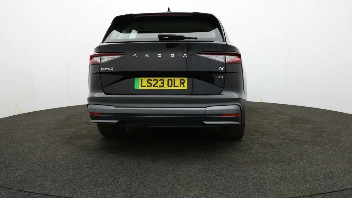 2023-skoda-enyaq-e-60-big-5