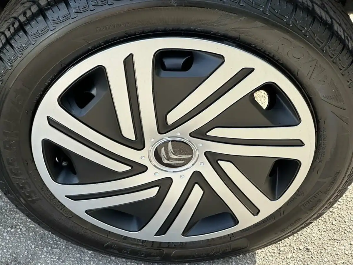 2012-citroen-c1-10-vtr-3d-big-32