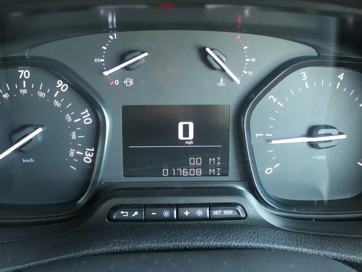 2023-peugeot-expert-15-bluehdi-asphalt-premium-long-1000-big-14