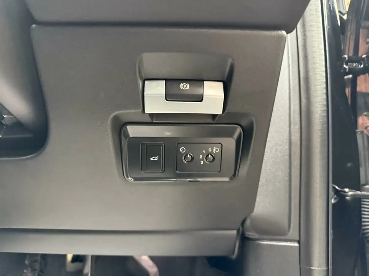 2021-land-rover-discovery-sport-20-d165-s-big-37