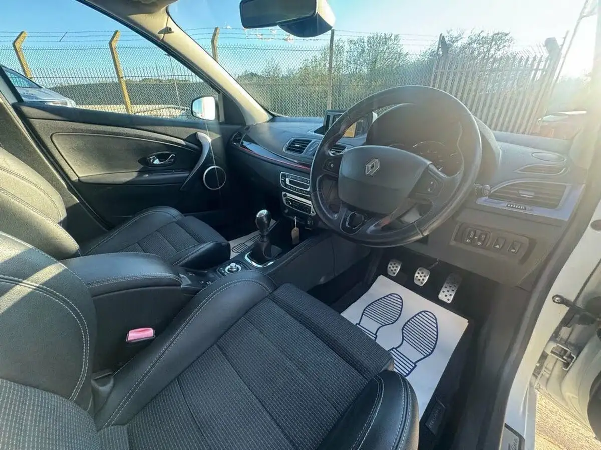 2012-renault-megane-15dci-gt-line-tomtom-hatchback-5d-big-32