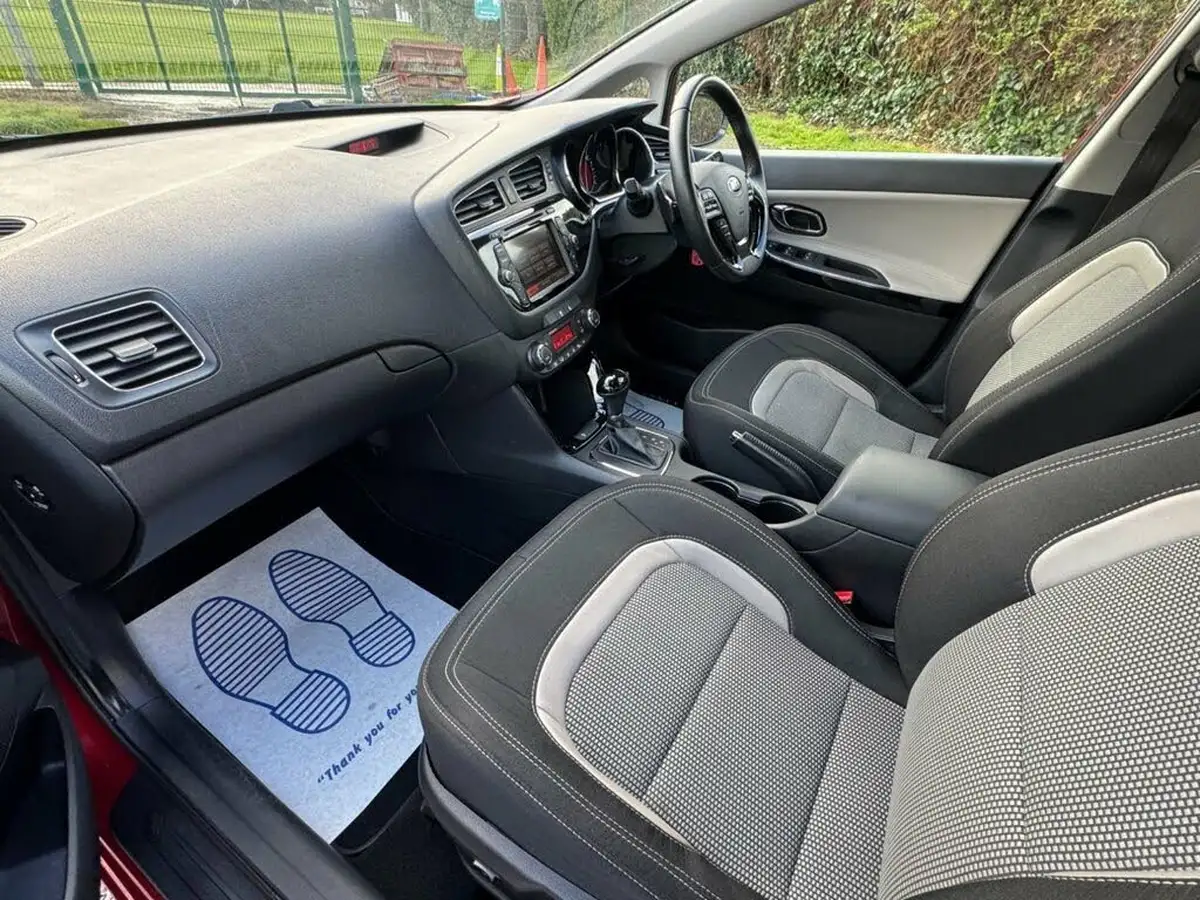 2014-kia-ceed-16-3-gdi-16v-dct-big-7