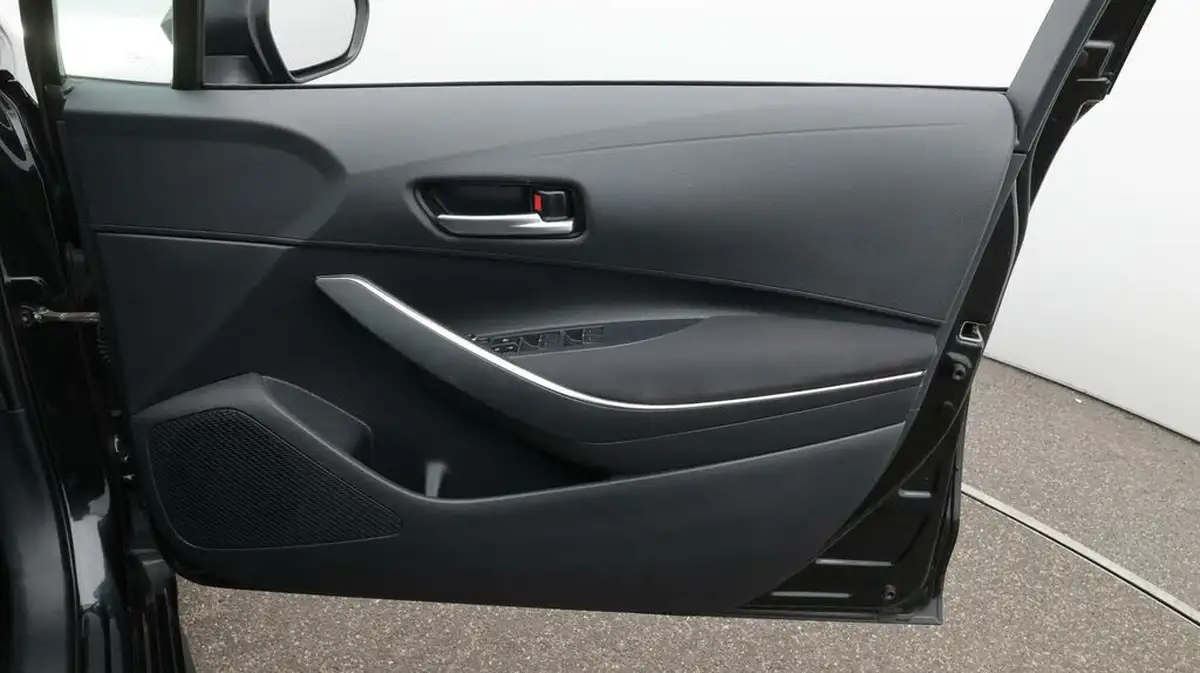 2022-toyota-corolla-18-vvt-i-icon-120bhp-trk-hatchback-5d-big-15