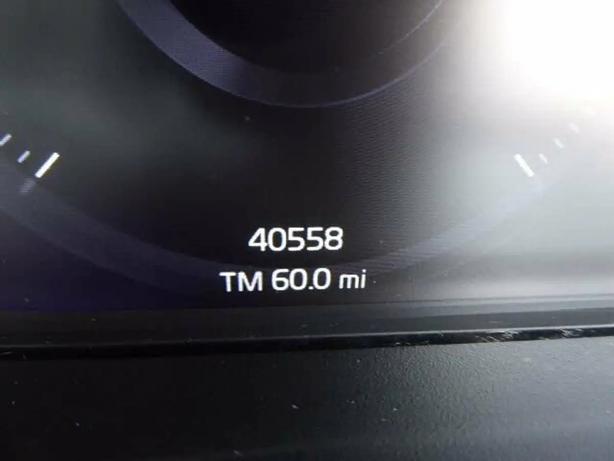 2021-volvo-xc40-15-t4-r-design-211bhp-big-10