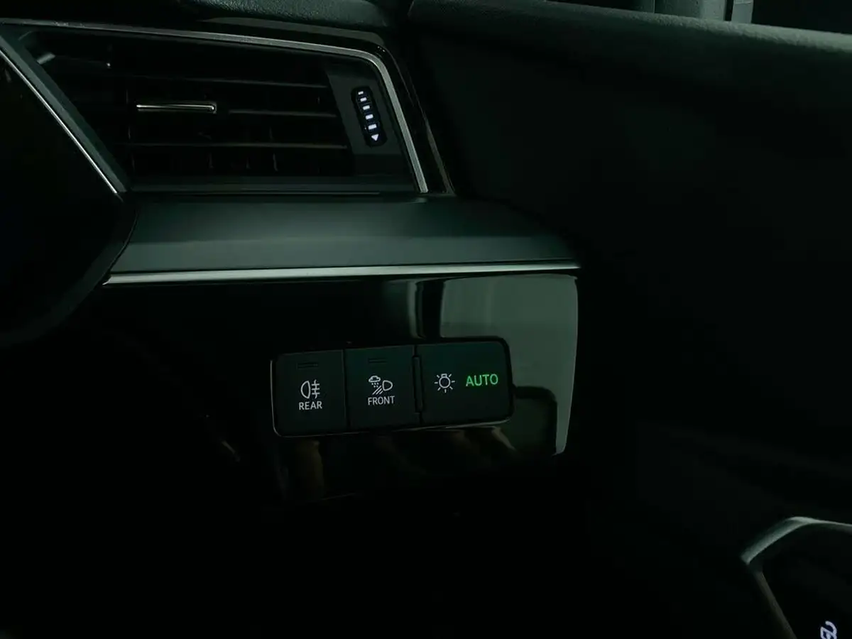 2022-audi-e-tron-55e-technik-station-wagon-big-22