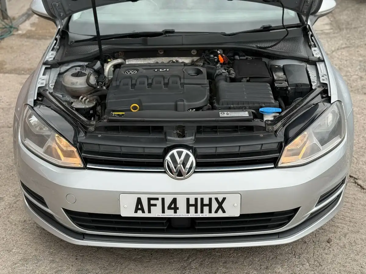 2014-volkswagen-golf-16tdi-se-ss-hatchback-5d-big-39
