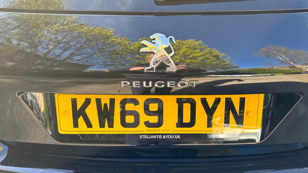 2019-peugeot-308-12-puretech-gt-line-big-25