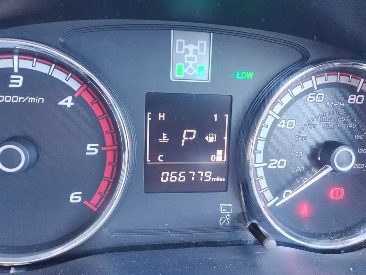 2019-mitsubishi-l200-24di-d-challenger-auto-big-28