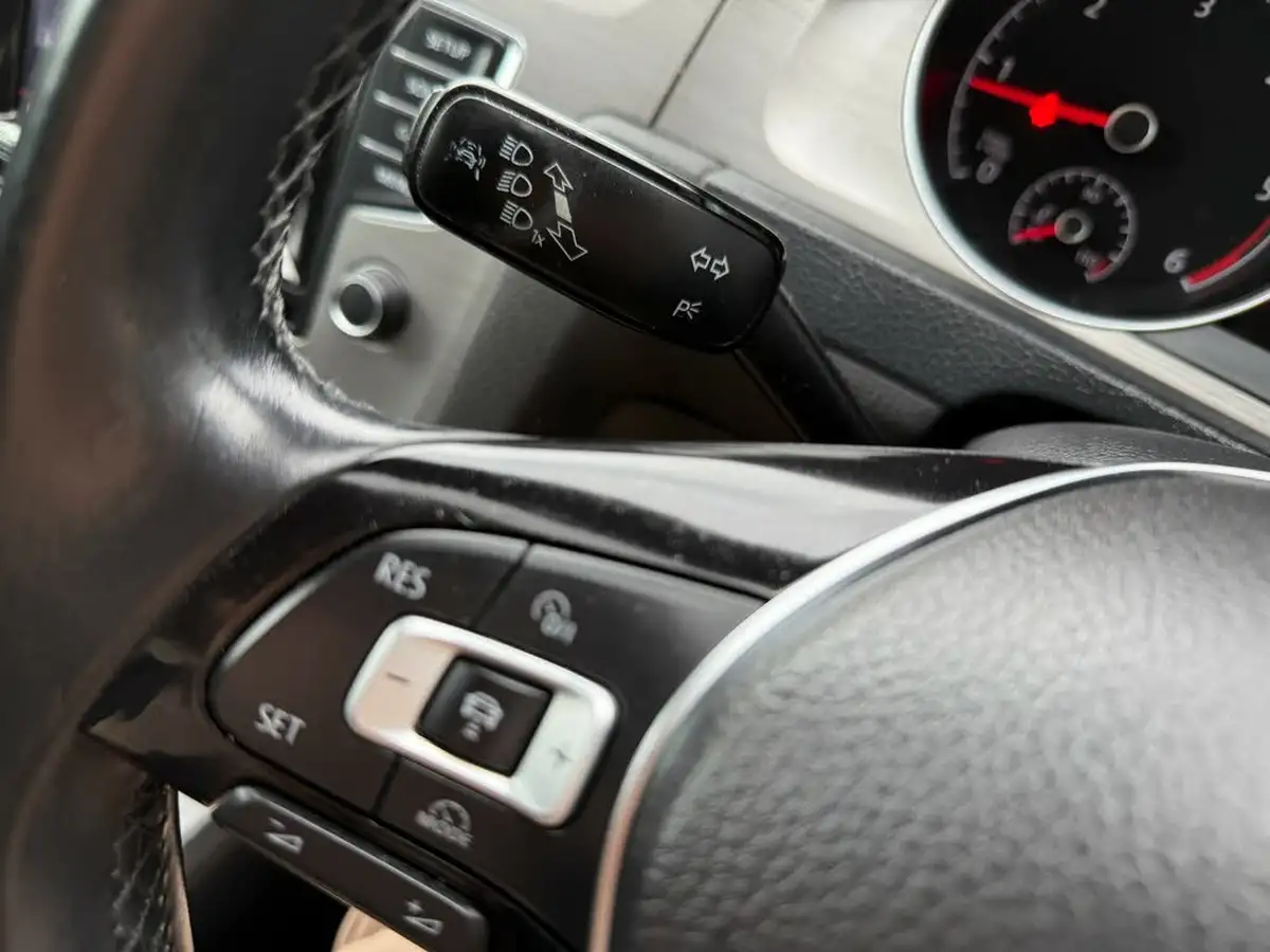 2014-volkswagen-golf-16tdi-se-ss-hatchback-5d-big-16