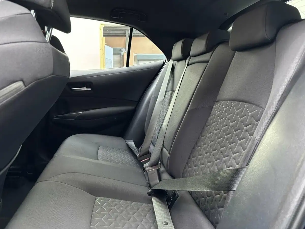 2022-toyota-corolla-18-vvt-i-icon-tech-trk-hatchback-5d-big-20