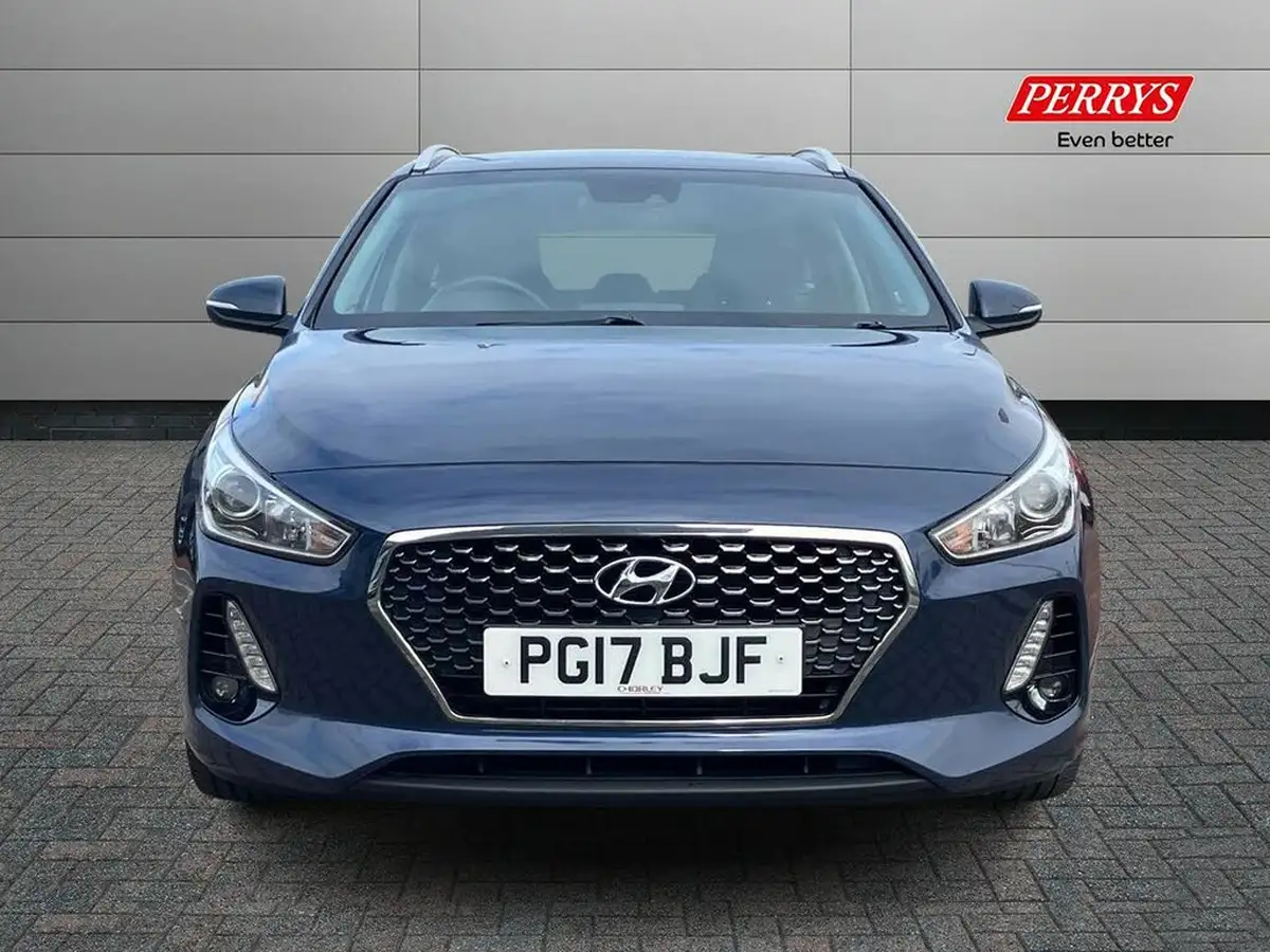 2017-hyundai-i30-14-t-gdi-se-nav-tourer-big-3