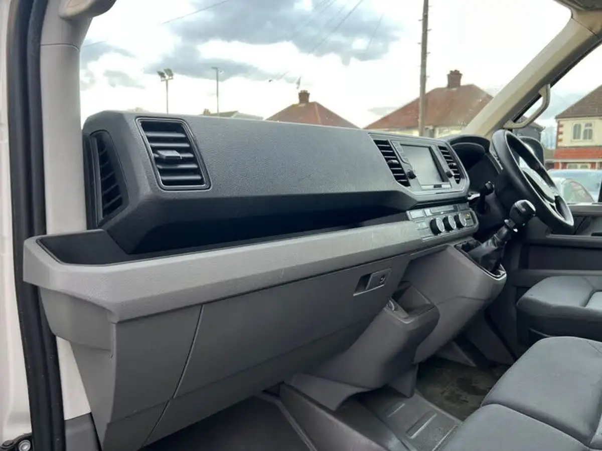 2019-volkswagen-crafter-20tdi-cr35-lwb-140pseu6-trendline-panel-van-big-1