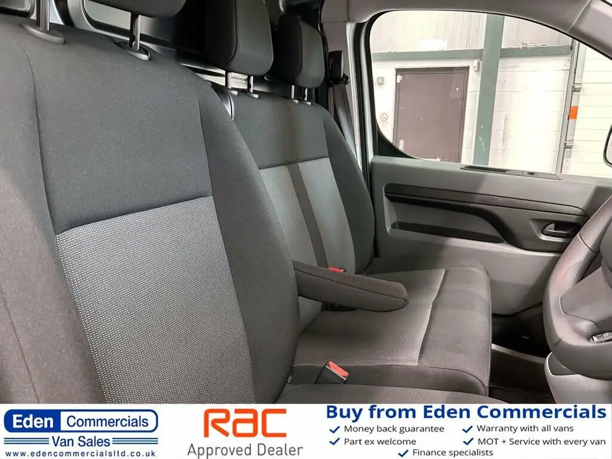 2022-vauxhall-vivaro-e-3100-50kwh-l1h1-dynamic-panel-van-big-16